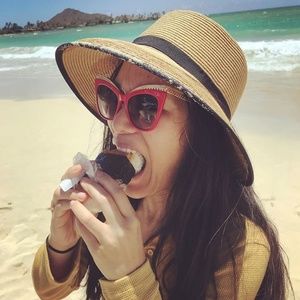 Super cute Cat-eye Sunglasses (Ali Wong approved!)